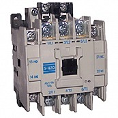接觸器主要用于交流頻率50Hz和60Hz,額定電壓至1000V,額 定電流至800A的電力系統(tǒng)中接通和分?jǐn)嚯娐?,可與適當(dāng)?shù)臒徇^載繼電器 或電子式保護繼電器組合成電動機起動器,以保護運行中可能發(fā)生過載的設(shè)備。 電磁接觸器和熱繼電器